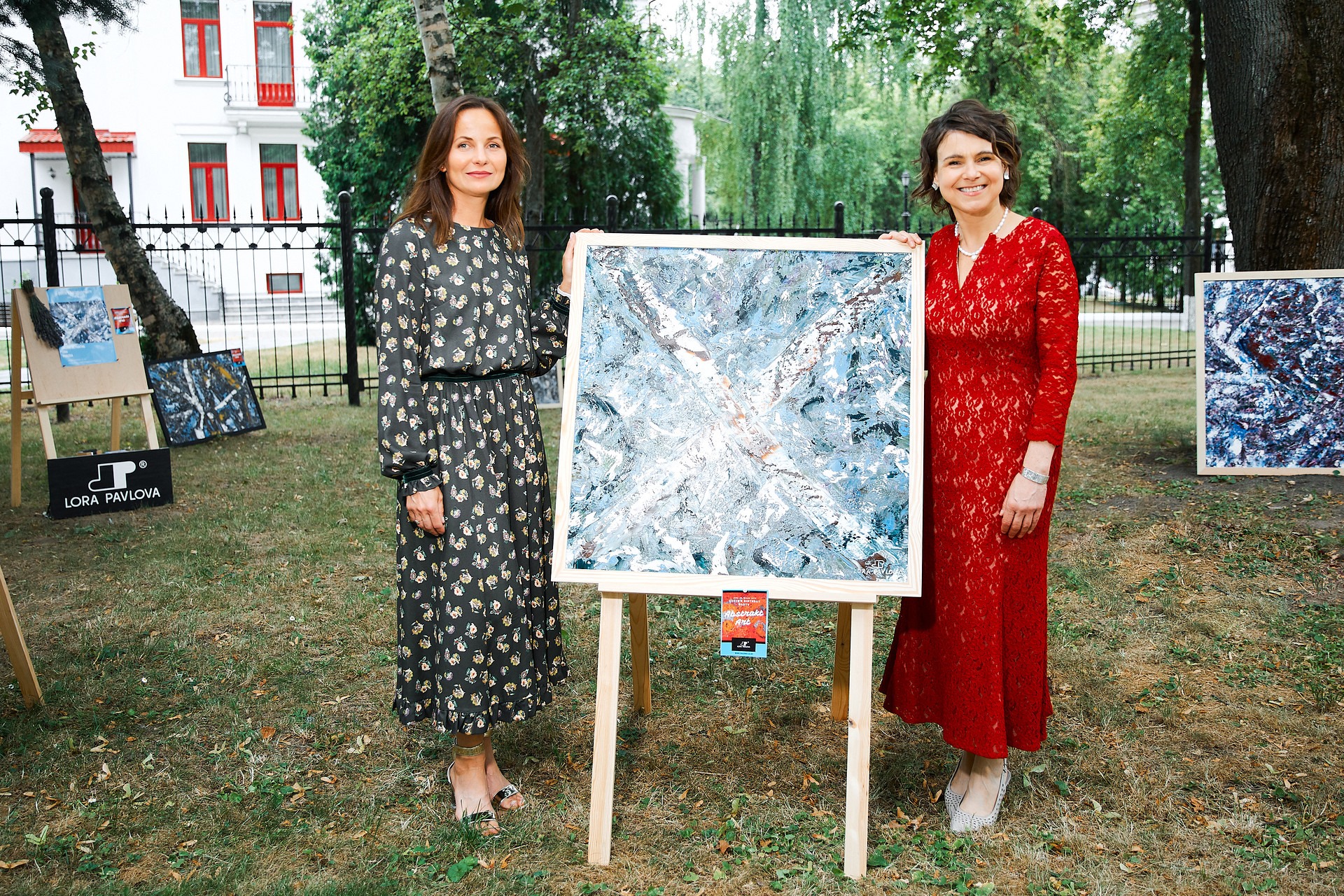  Выставка картин Лоры Павловой на дне рождении королевы 2019